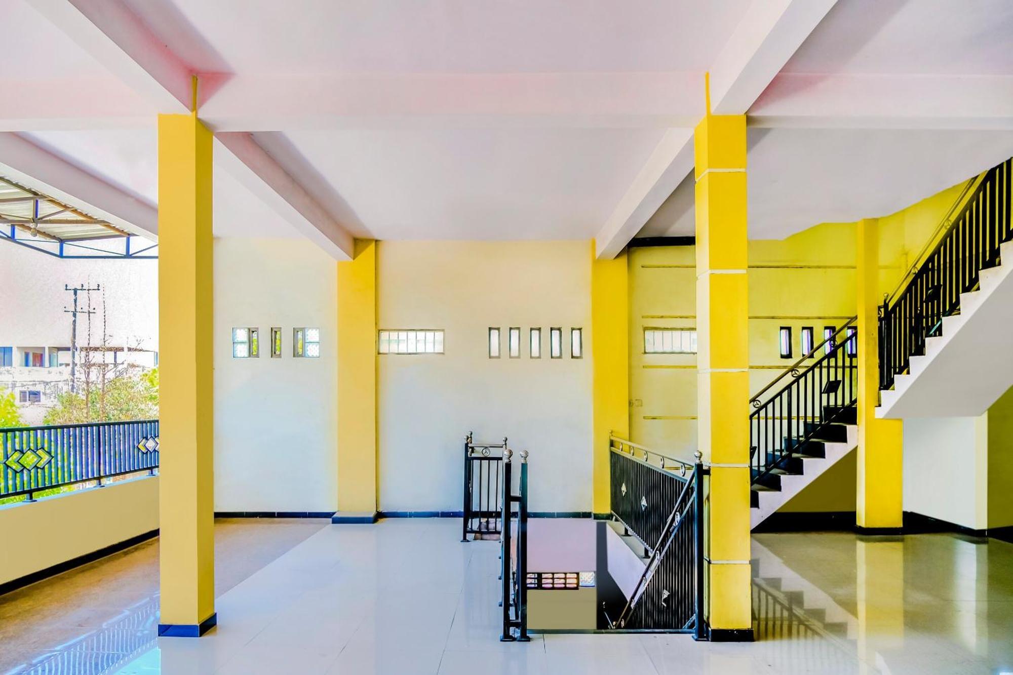 Super Oyo 1759 Family Residence كديري المظهر الخارجي الصورة