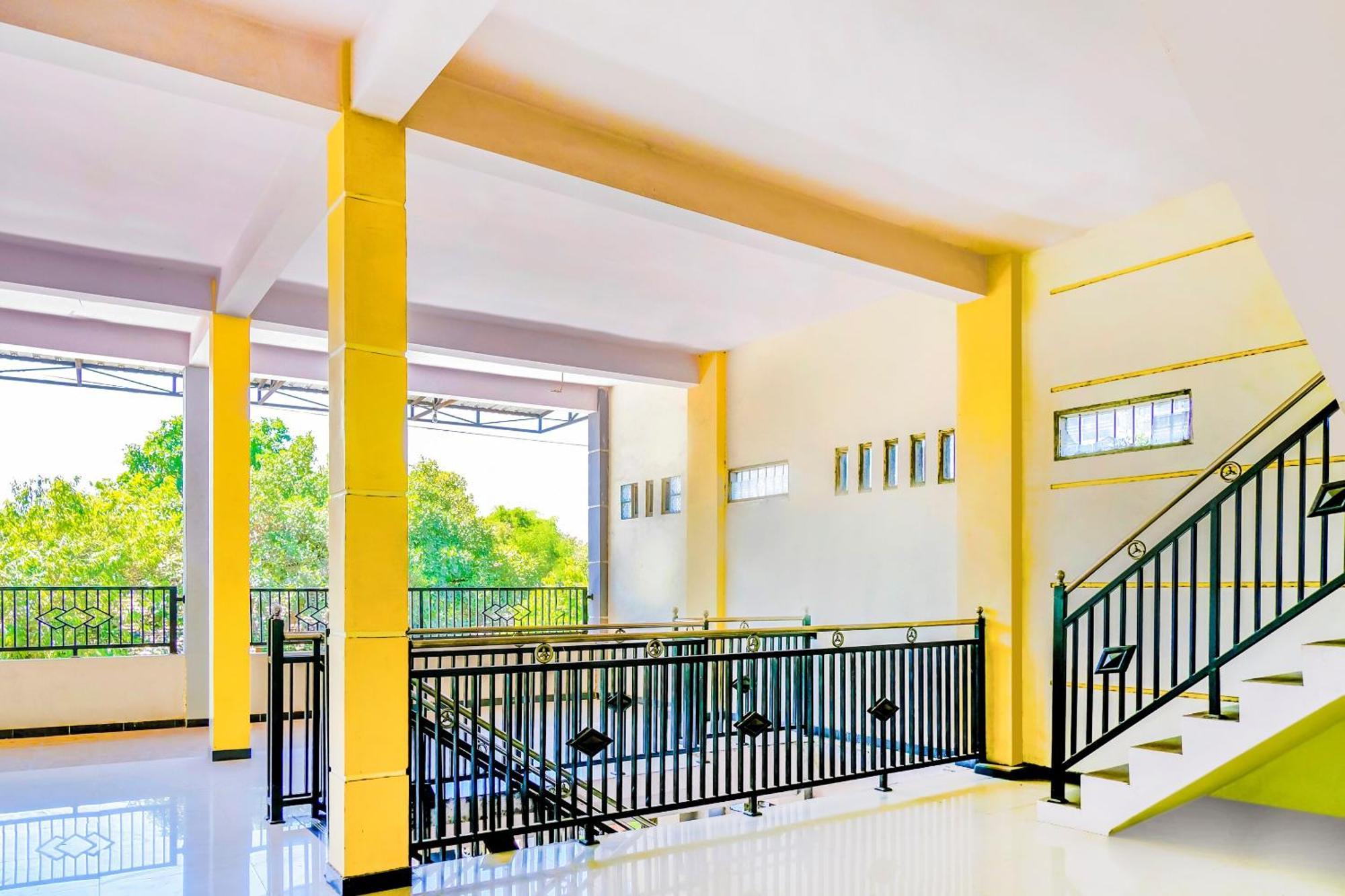 Super Oyo 1759 Family Residence كديري المظهر الخارجي الصورة