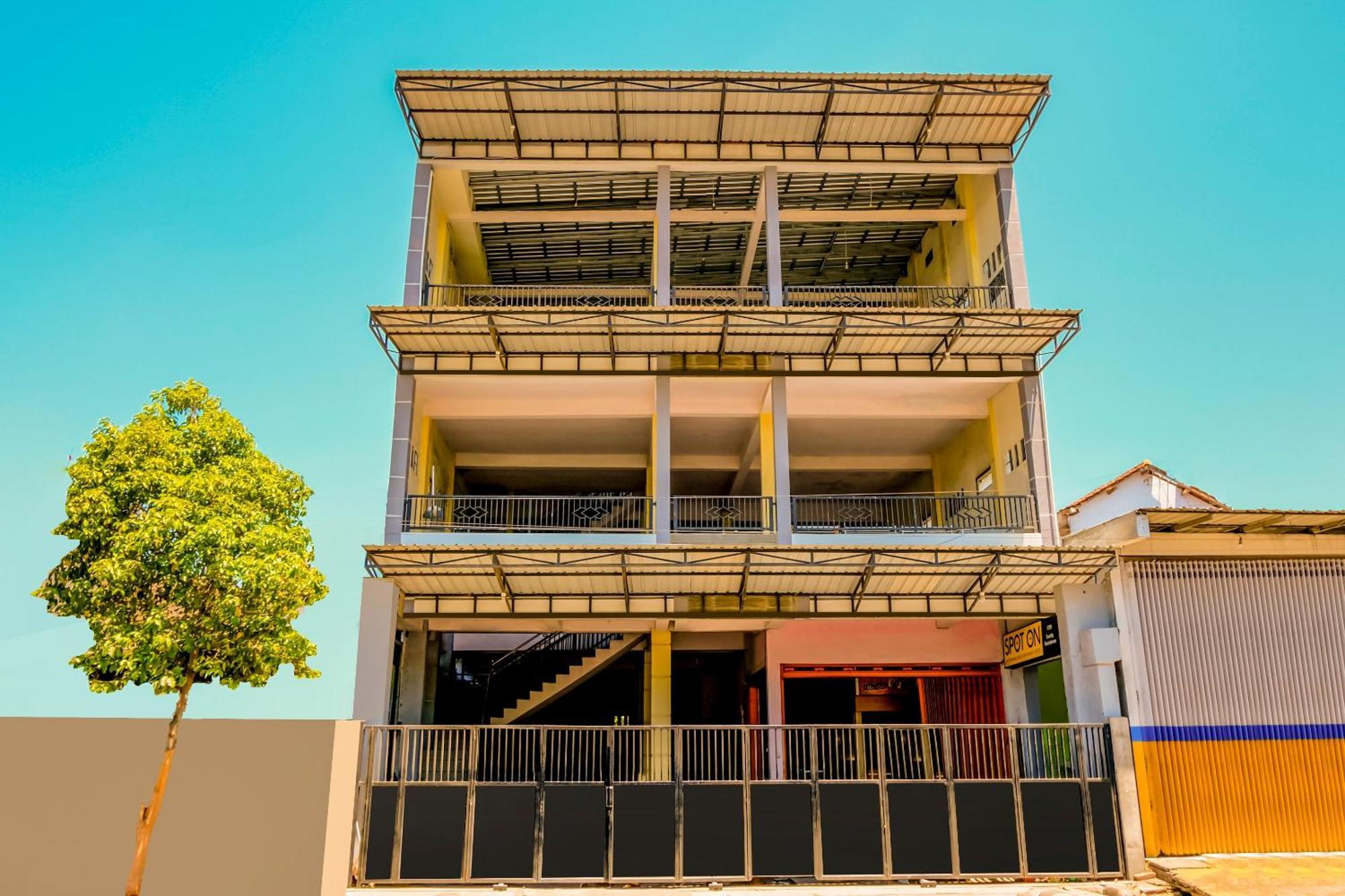 Super Oyo 1759 Family Residence كديري المظهر الخارجي الصورة